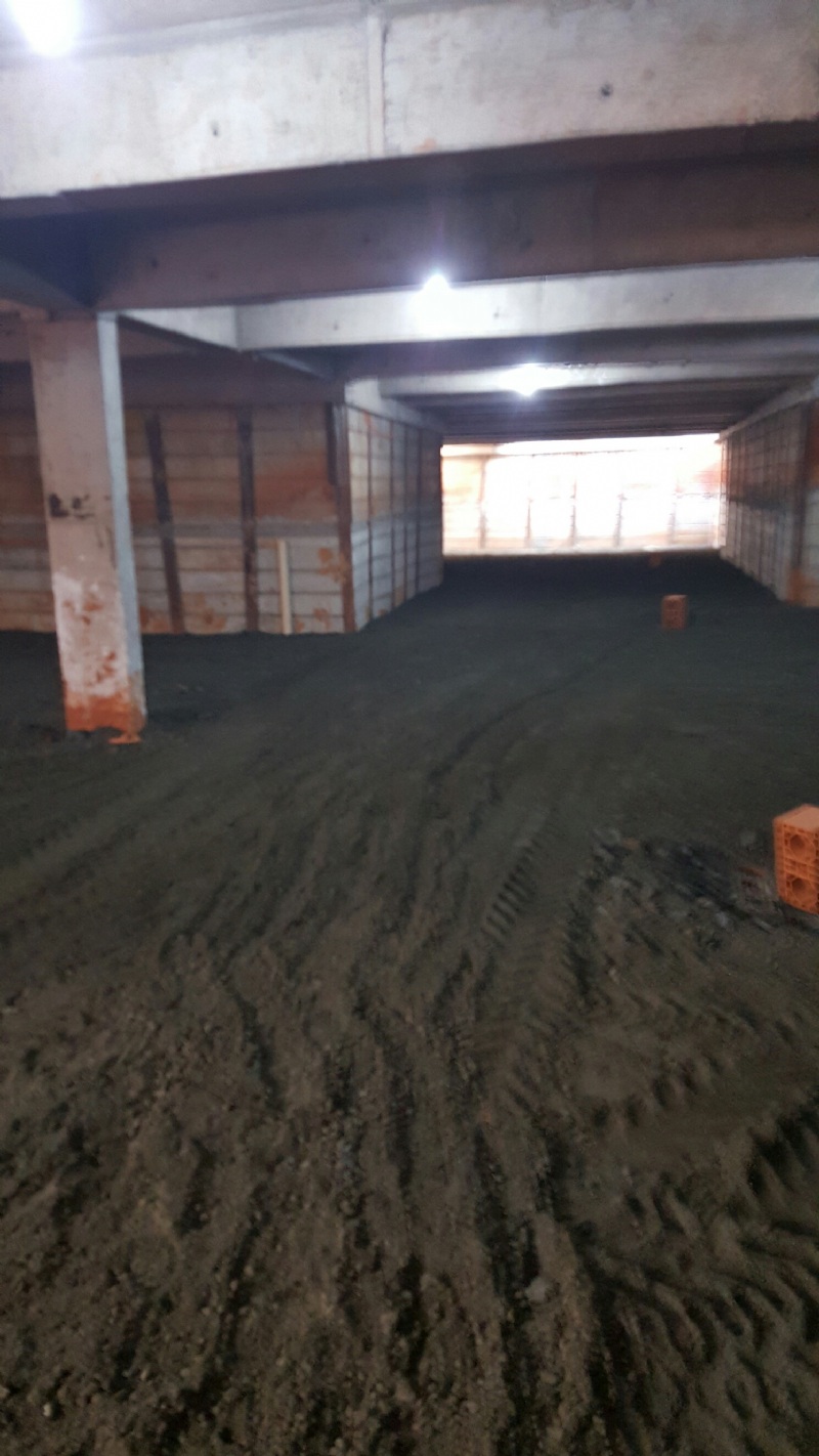 Foto atualizada 04/08/2016 - Base do piso do subsolo